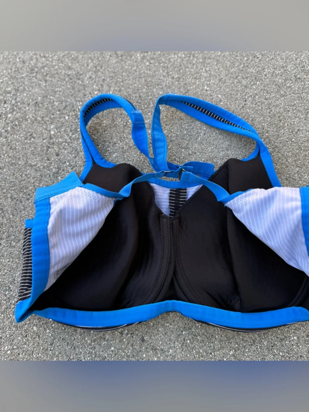 Natori Yogi Contour Convertible Sports Bra size 38D preloved striped - Picture 3 of 8